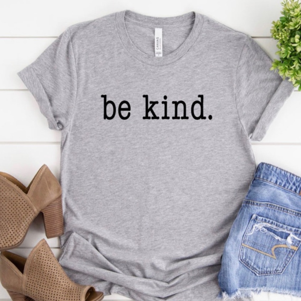 Women’s be kind shirt - Picture 1 of 1
